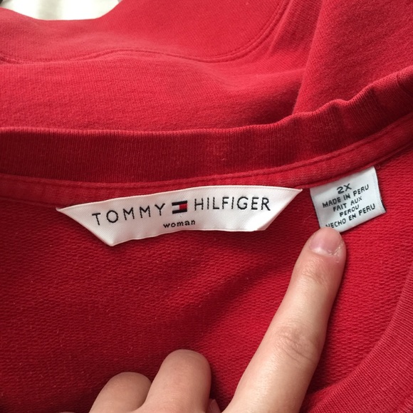❌SOLD❌Tommy Long Sleeve - Picture 4 of 5